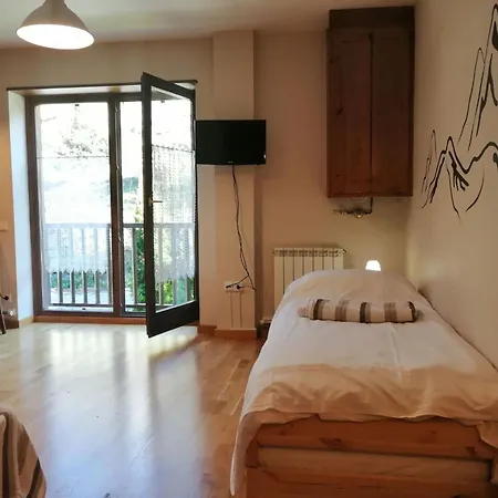 Geraeumiges Mit Balkon Erta 2 Vall De Boi By Interhome *
