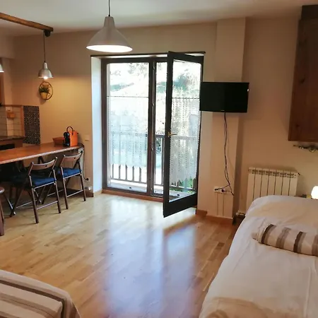 Lejlighed Geraeumiges Mit Balkon Erta 2 Vall De Boi By Interhome